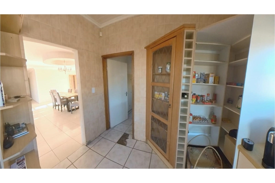 6 Bedroom Property for Sale in Gonubie Eastern Cape